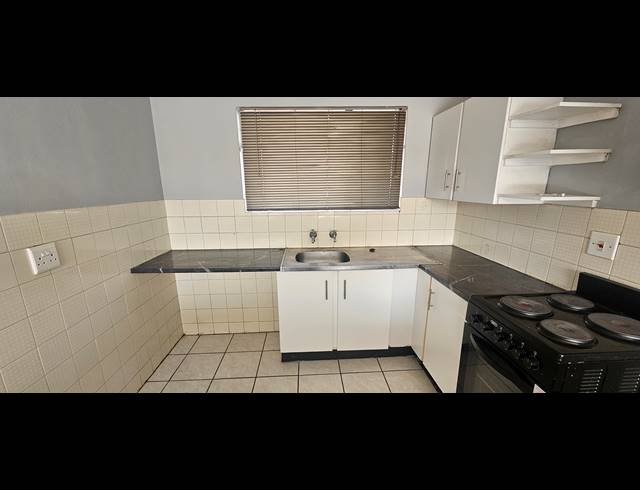2 BEDROOM TOWNHOUSE FOR SALE IN NEW REDRUTH